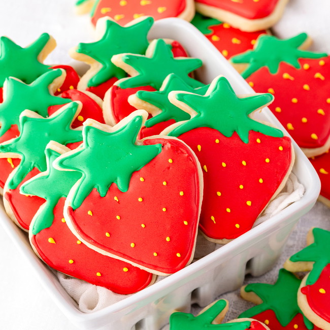 Image of Strawberry Royal Icing  