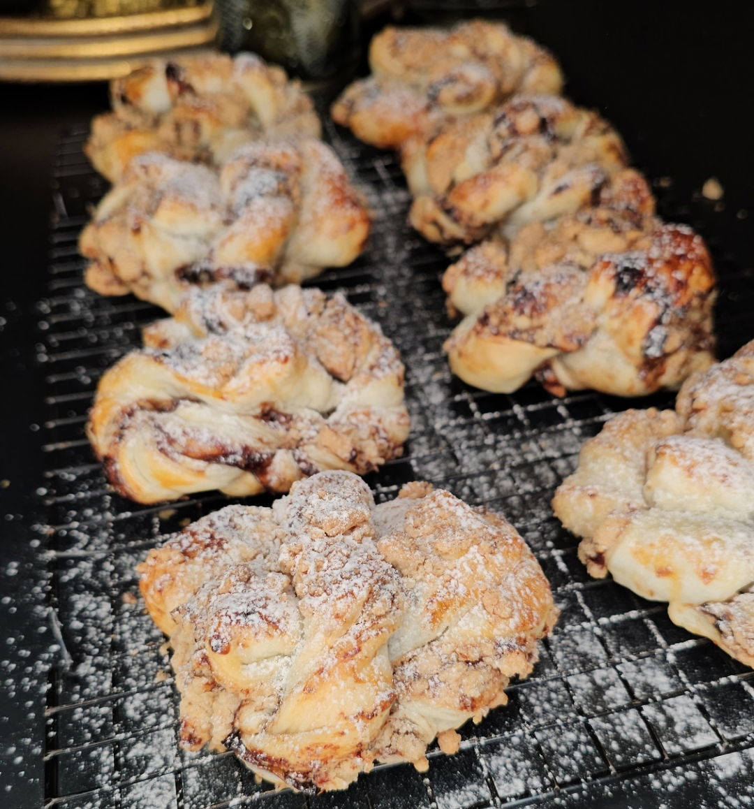 Winterliche Swirl-Buns mit Pflaumenmus – Einfach Lecker