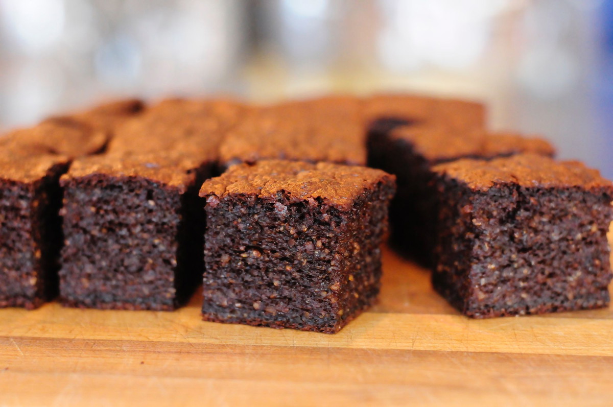 Chocolate Chia Cake 
