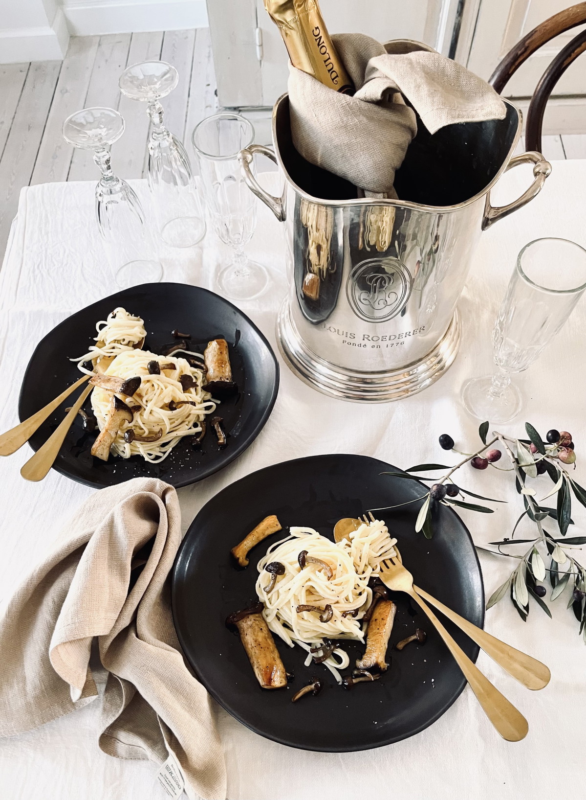 Pasta trenette med trøffelsmør og svampe