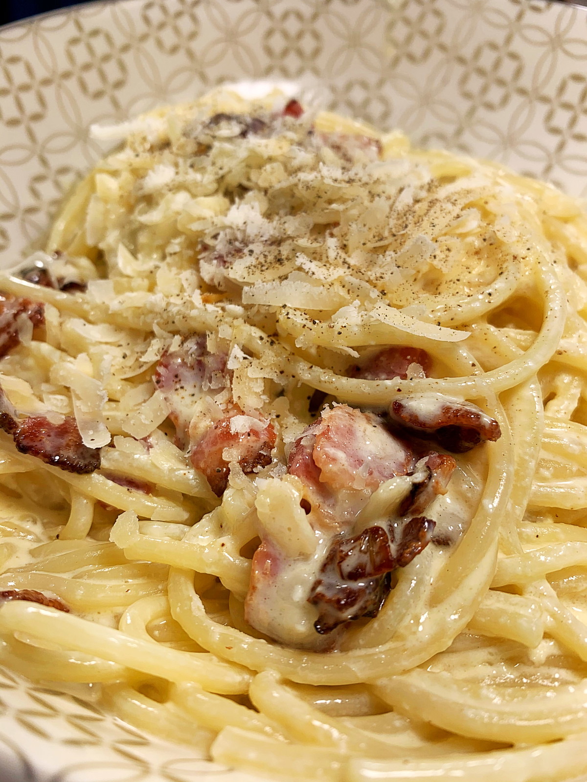 Linguine Carbonara (La Meilleure Recette)