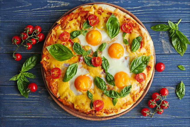 Breakfast Egg Pizza
