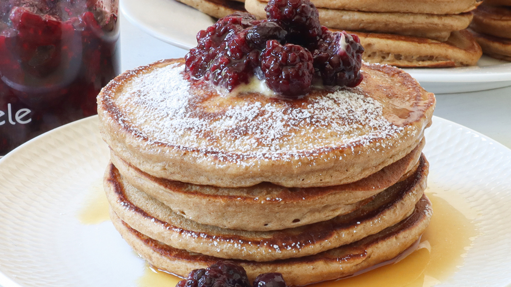 Image of Easy blender gingerbread pancakes