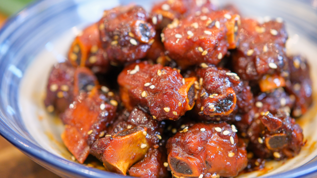 Image of The BEST Sweet and Sour Ribs – A Taste of Chinese Home Cooking!