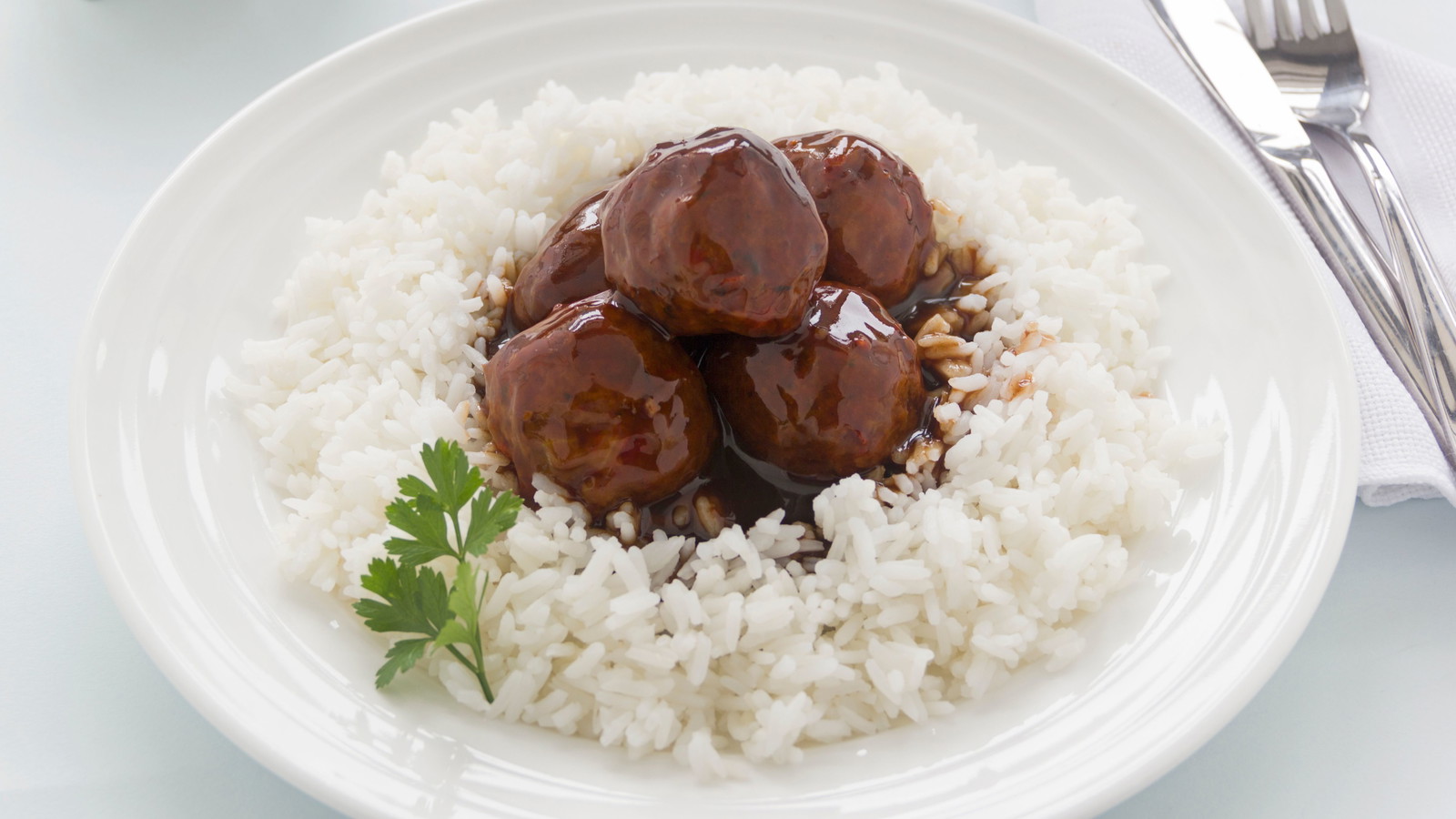 Image of Boulettes de viande épicées à la sauce hoisin