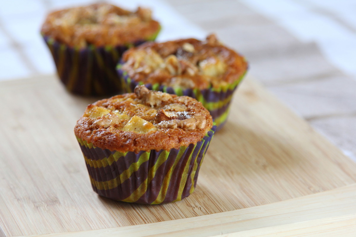 Walnut Apple Muffins