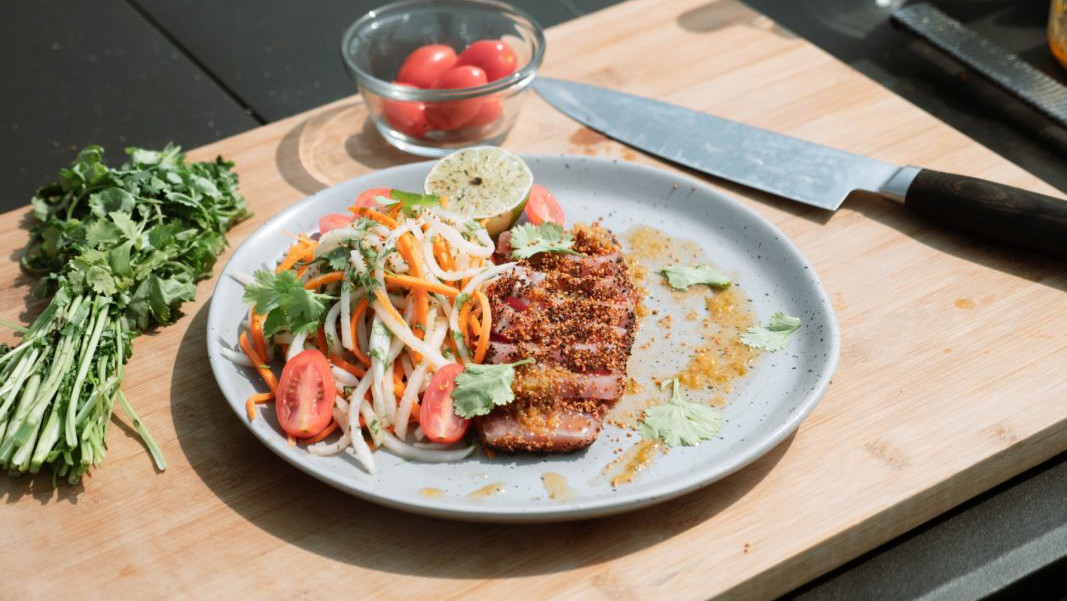 Image of Tataki de thon en croûte de caméline