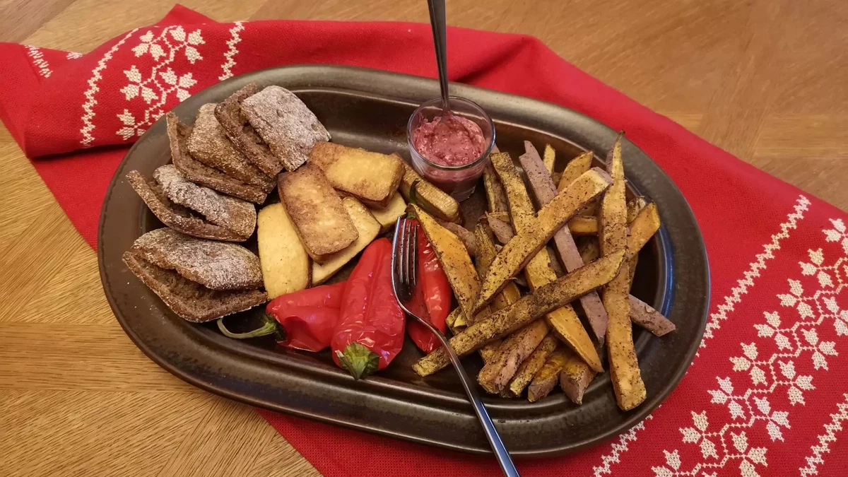 Sweet potato fries with Purity berry-herb mix