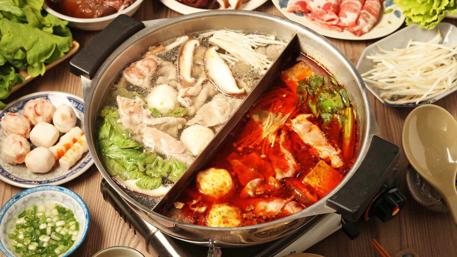 Image of Fondue chinoise aux deux saveurs