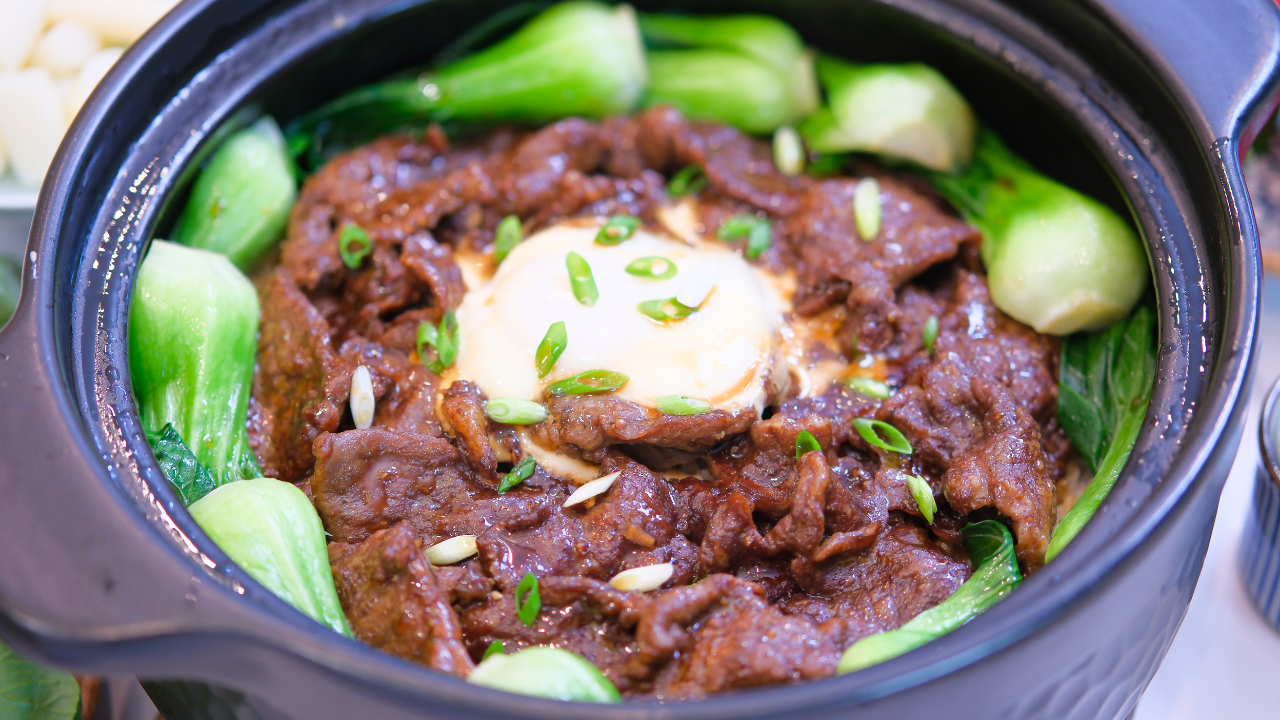 Image of Authentic Cantonese Beef Clay Pot Rice Recipe