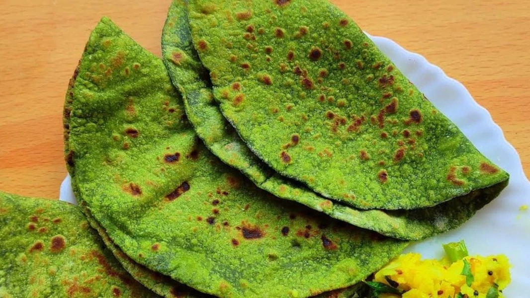 Image of Spinach Paneer Roti