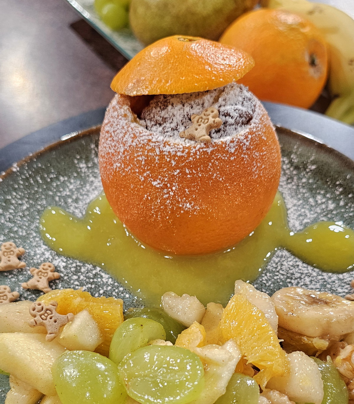 Schokokuchen in der Orangenschale