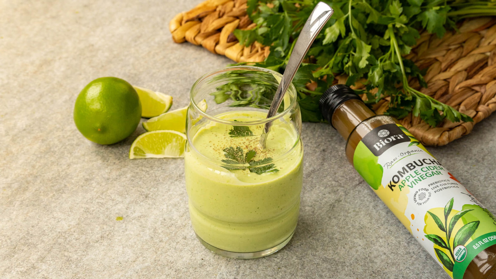 Image of Recette de Vinaigrette Crémeuse à la Coriandre et au Vinaigre de Cidre de Pomme