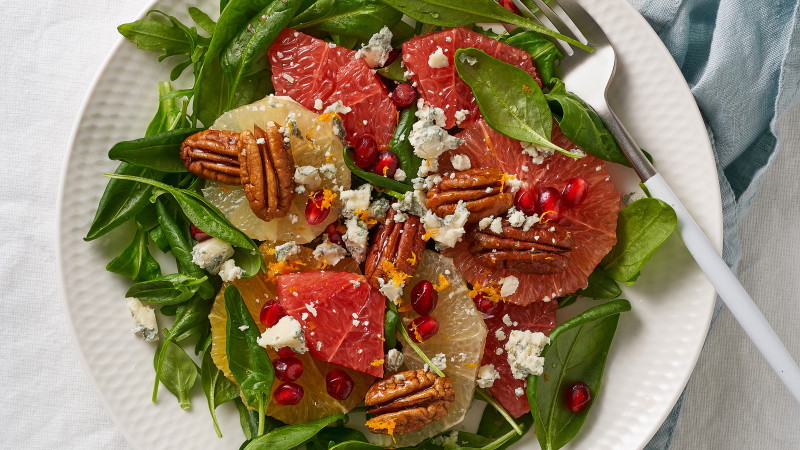 Image of Spinach and citrus salad with pecan