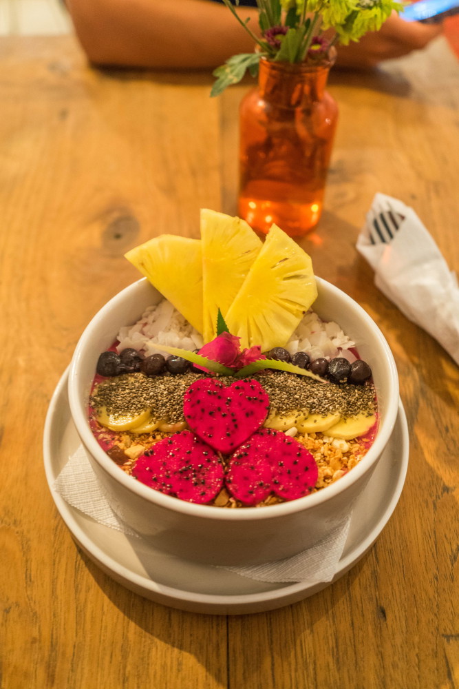 Pineapple & Dragon Fruit Smoothie Bowl