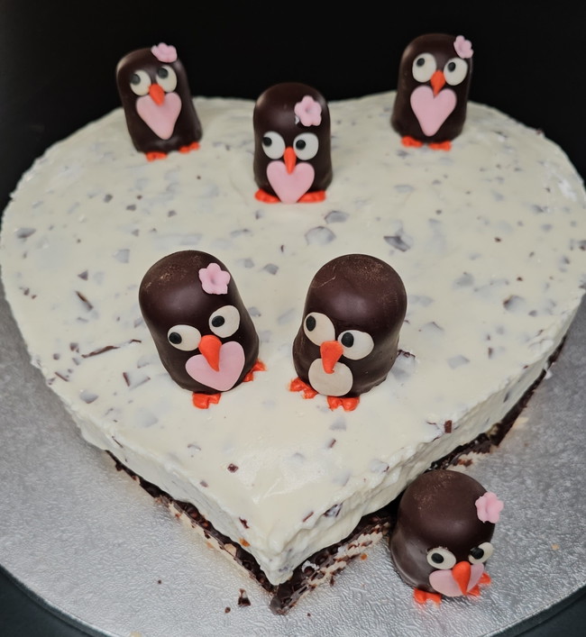 Image of Knuffige Pinguin-Torte