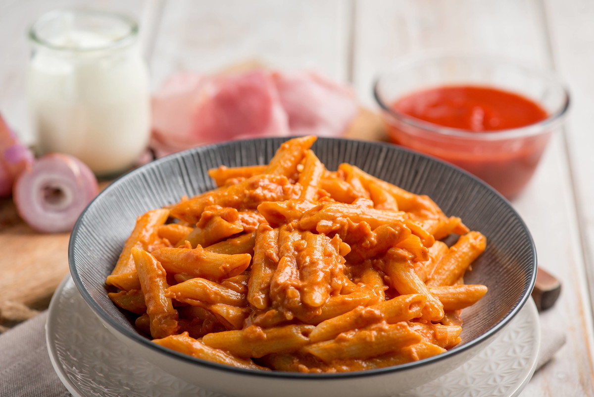Creamy Ham Pasta with Smoky Tomato Sauce