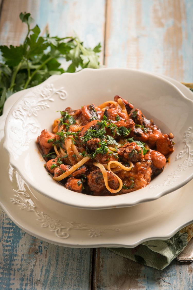 Image of Garnish with fresh parsley before serving.
