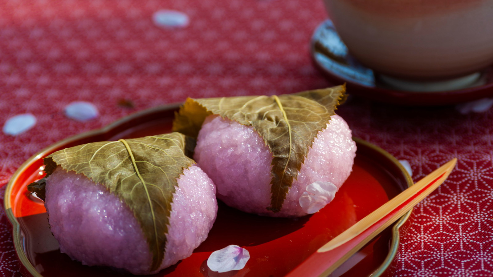 Image of Délice japonais aux fleurs de cerisier (Sakura Mochi)