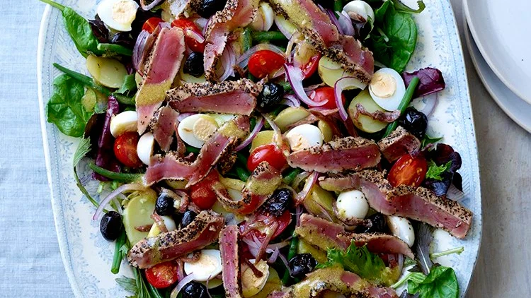 Image of Peppered Fresh Tuna Niçoise Salad