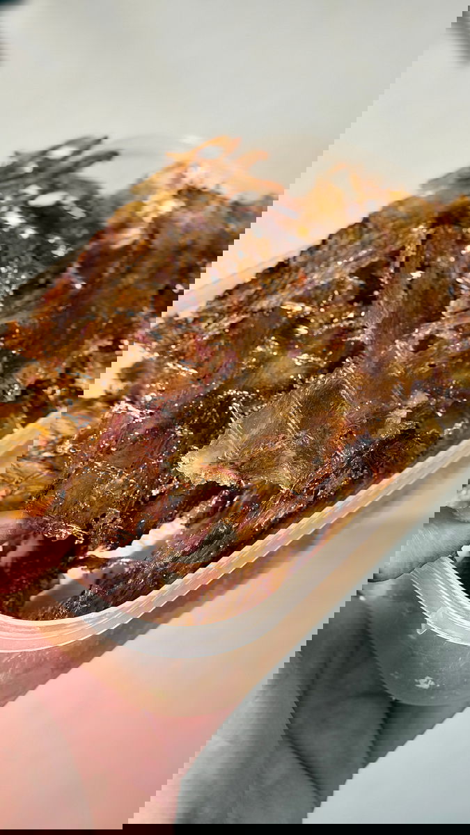 Image of Lightly oil wire racks and place the sliced tendons on...