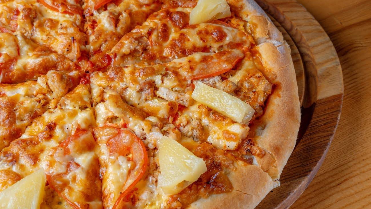 Image of Hawaiian-Style Grilled Chicken Pizza