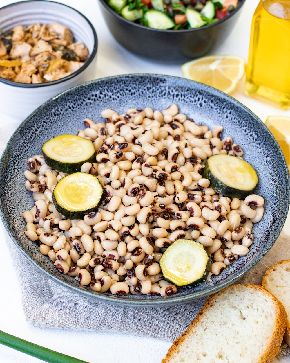 Louvi mavromati me kolokoui – Black eyed peas with zucchini