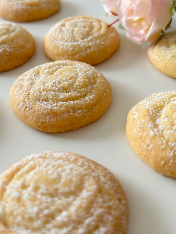 Biscuiți cu Apă de Trandafir
