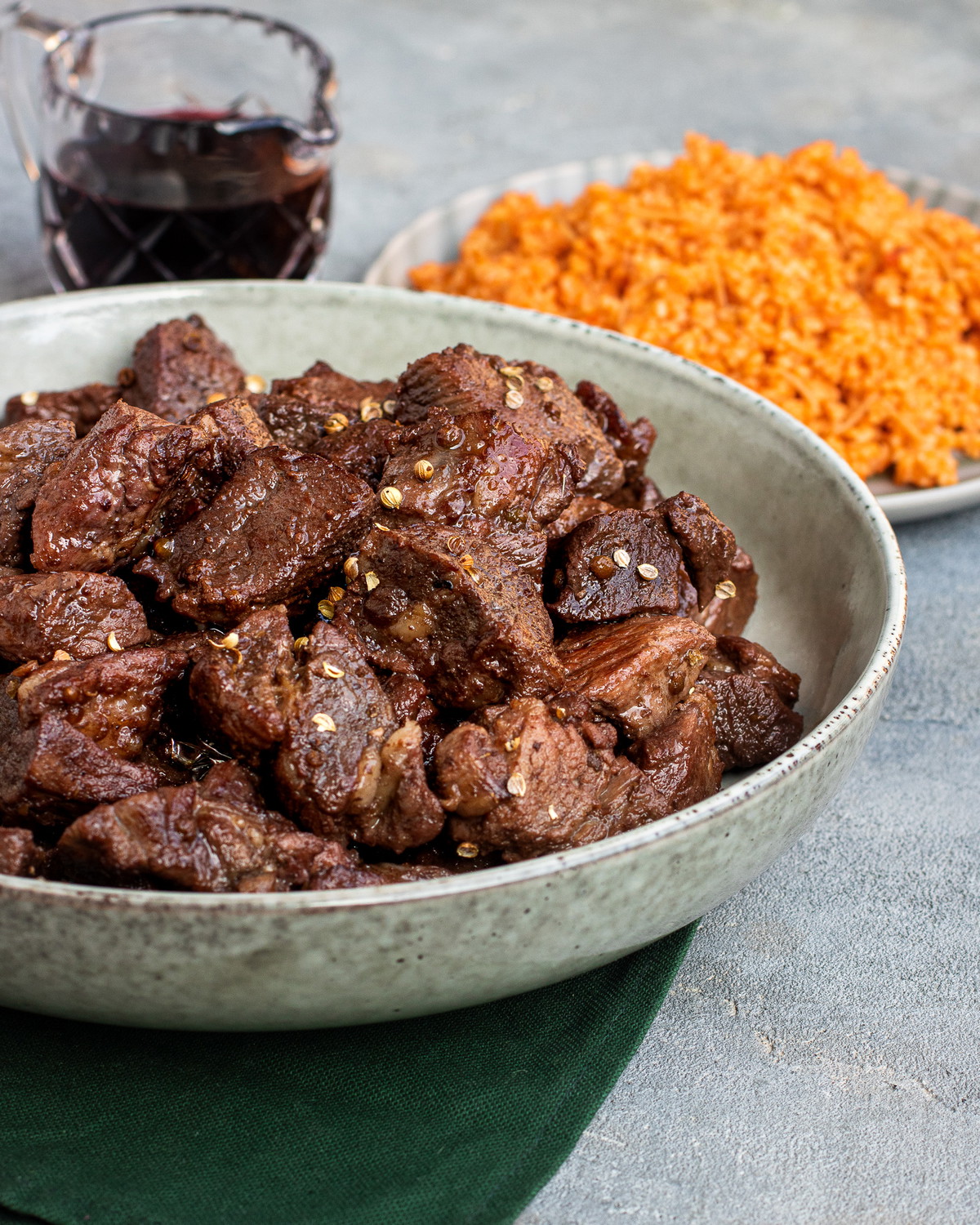 Marinated pork in red wine – Afelia