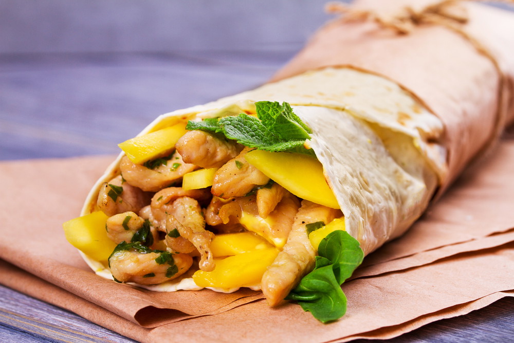 Jerk Chicken Mango-Wraps