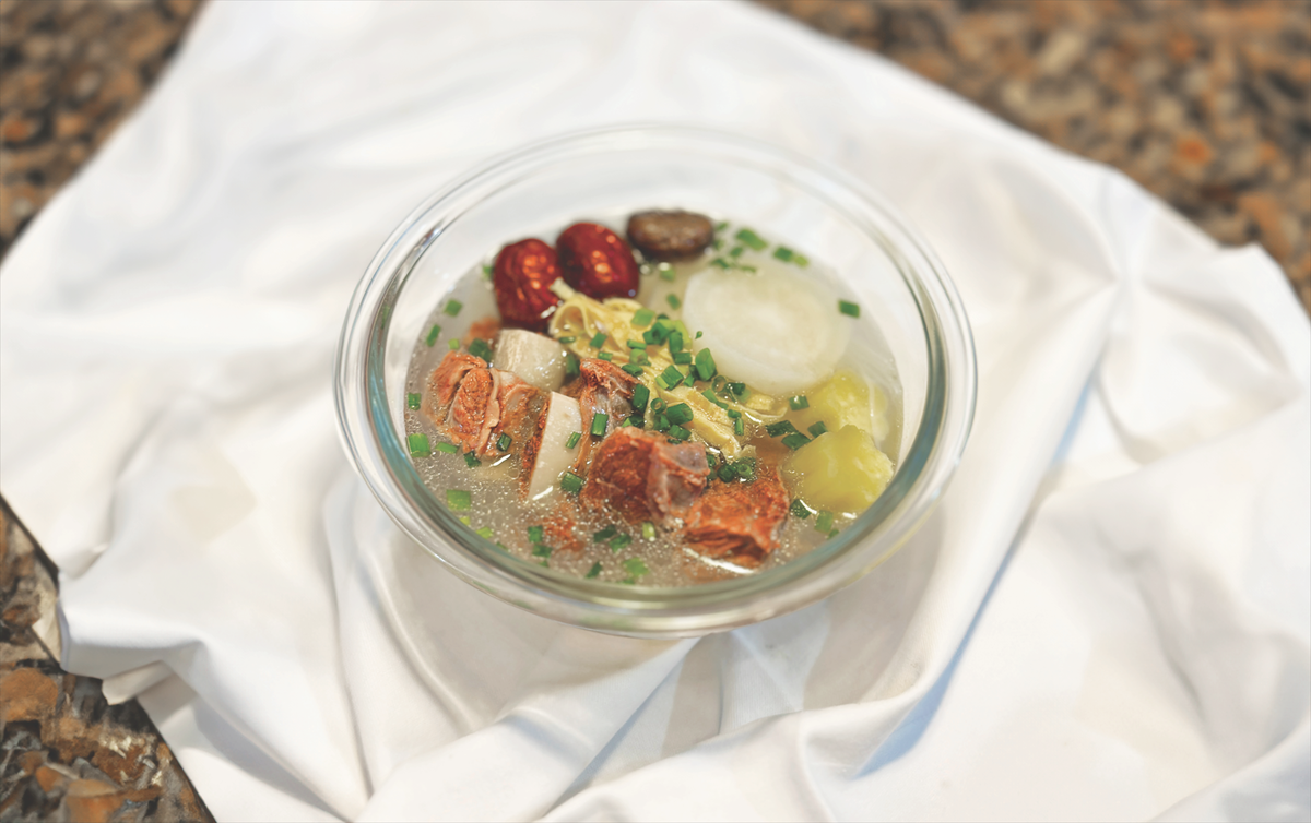 Galbi-Tang (Beef Short Rib Soup)