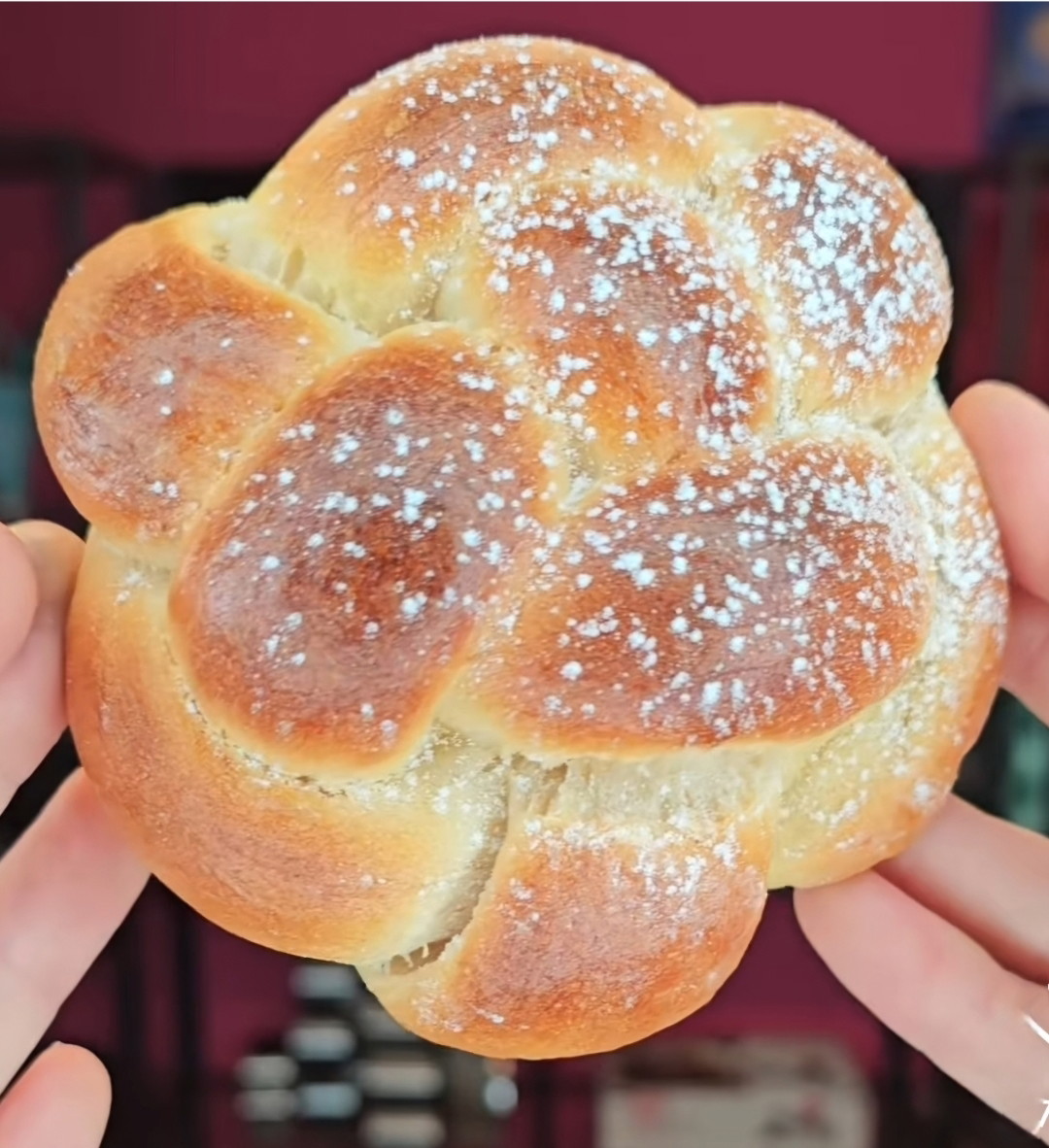Süsse geflochtene Frühstücksweckle