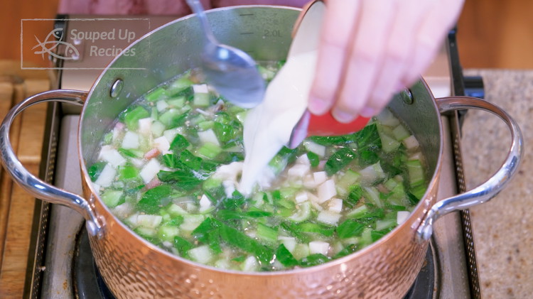 Image of Quickly mix 2.5 Tbsps of cornstarch with 2.5 Tbsps of water until no lumps. Add it to the broth and stir until thickens.