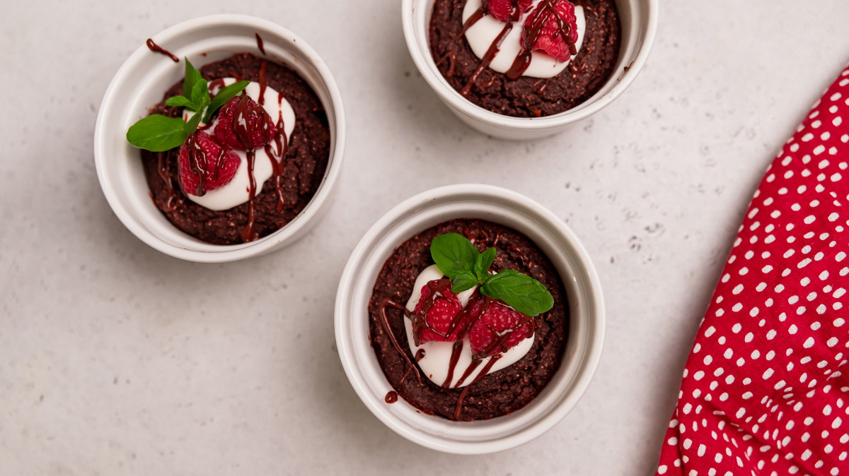 Chocolate Granola Cake