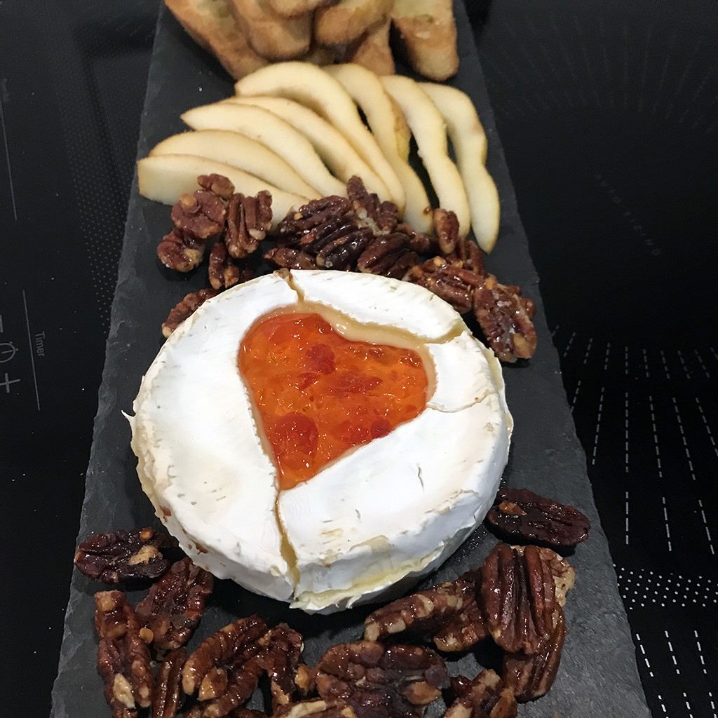 Baked Brie with a Baguette 