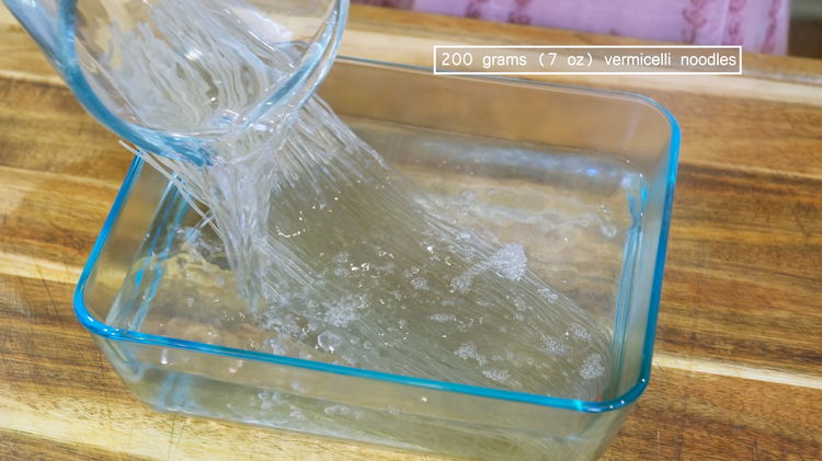 Image of Soak the vermicelli noodles&nbsp;in hot water for 10 minutes.&nbsp;