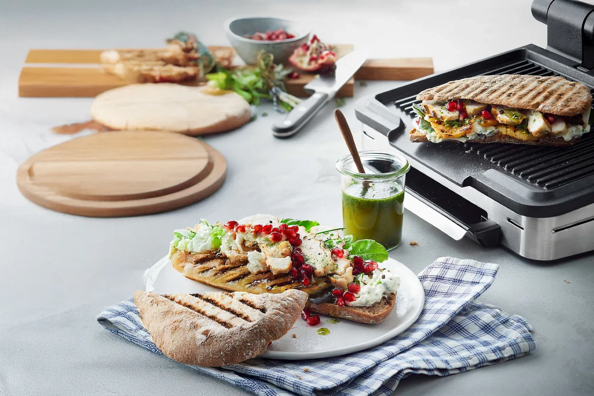 Panini di pollo e ananas grigliati