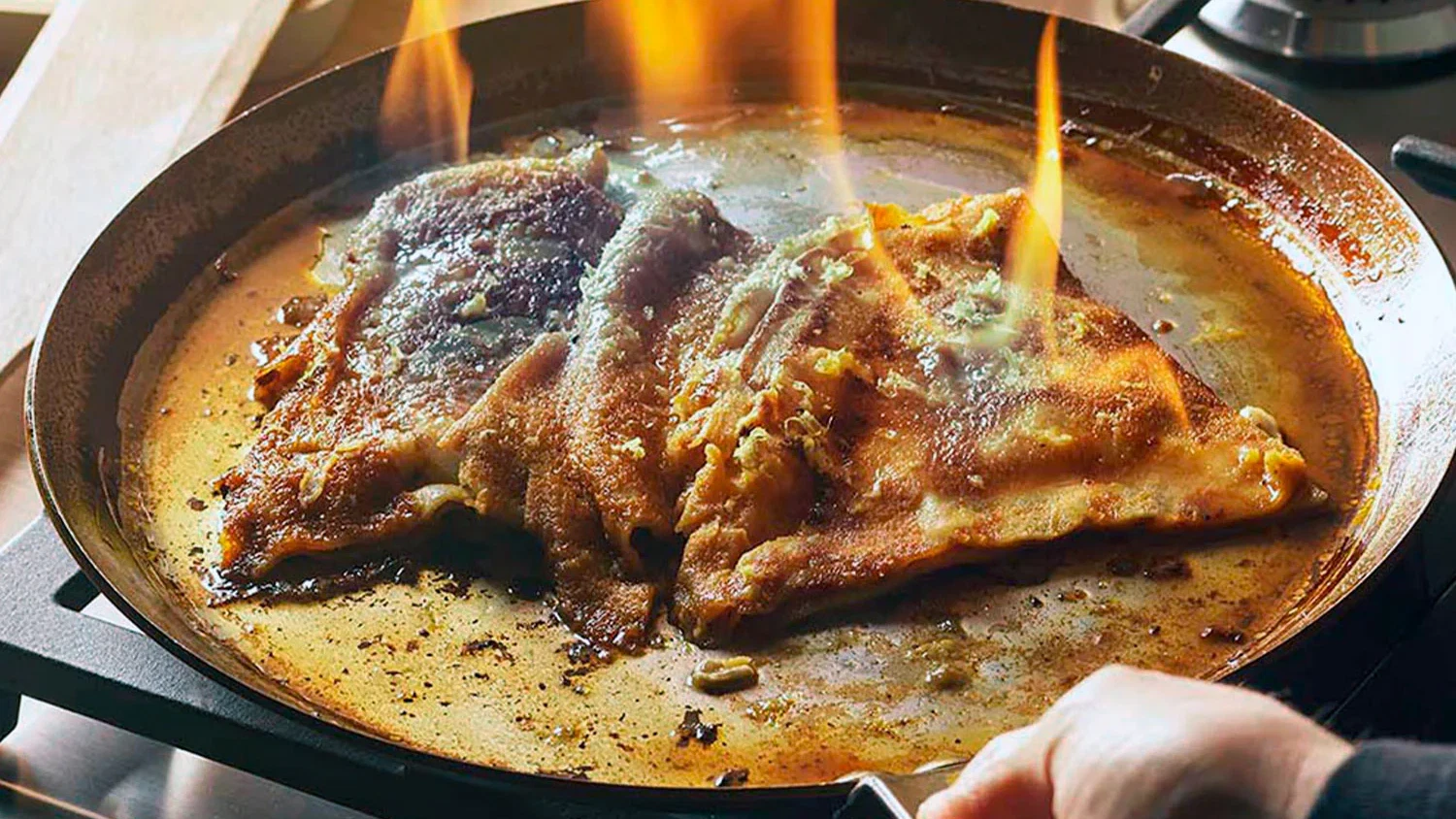 Image of Crêpes Suzette: crêpes francesas con limoncello