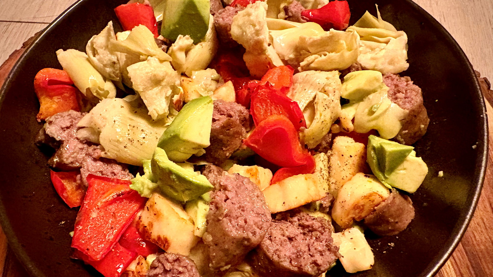 Image of Avocado Artichoke Salad with Sausages