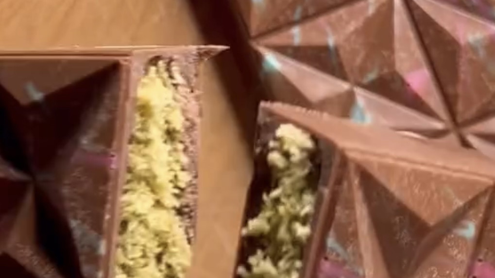 Image of Viral Dubai Pistachio Knafeh Chocolate Bar