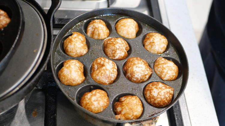 Image of 4. Repeat until all the batter is used.