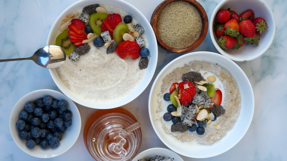 Fonio Breakfast Bowl with Creamy Coconut Milk & Fresh Fruits