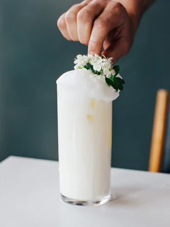 <h1>FIG LEAF RAMOS GIN FIZZ</h1>