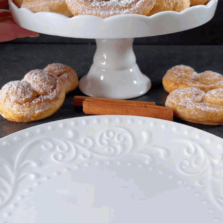 Image of Sprinkle with powdered sugar after cooling.