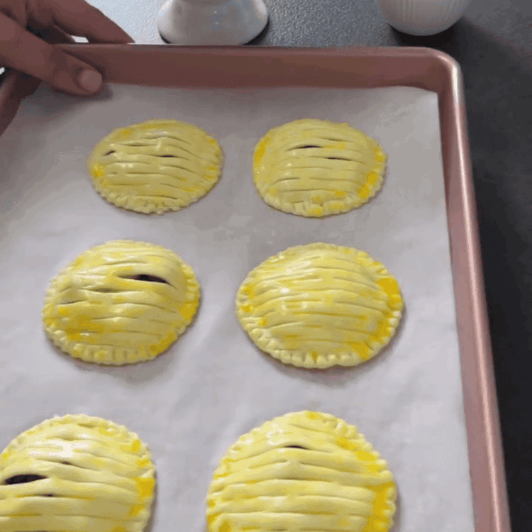 Image of Coaceți în cuptorul preîncălzit timp de aproximativ 15-20 de minute...