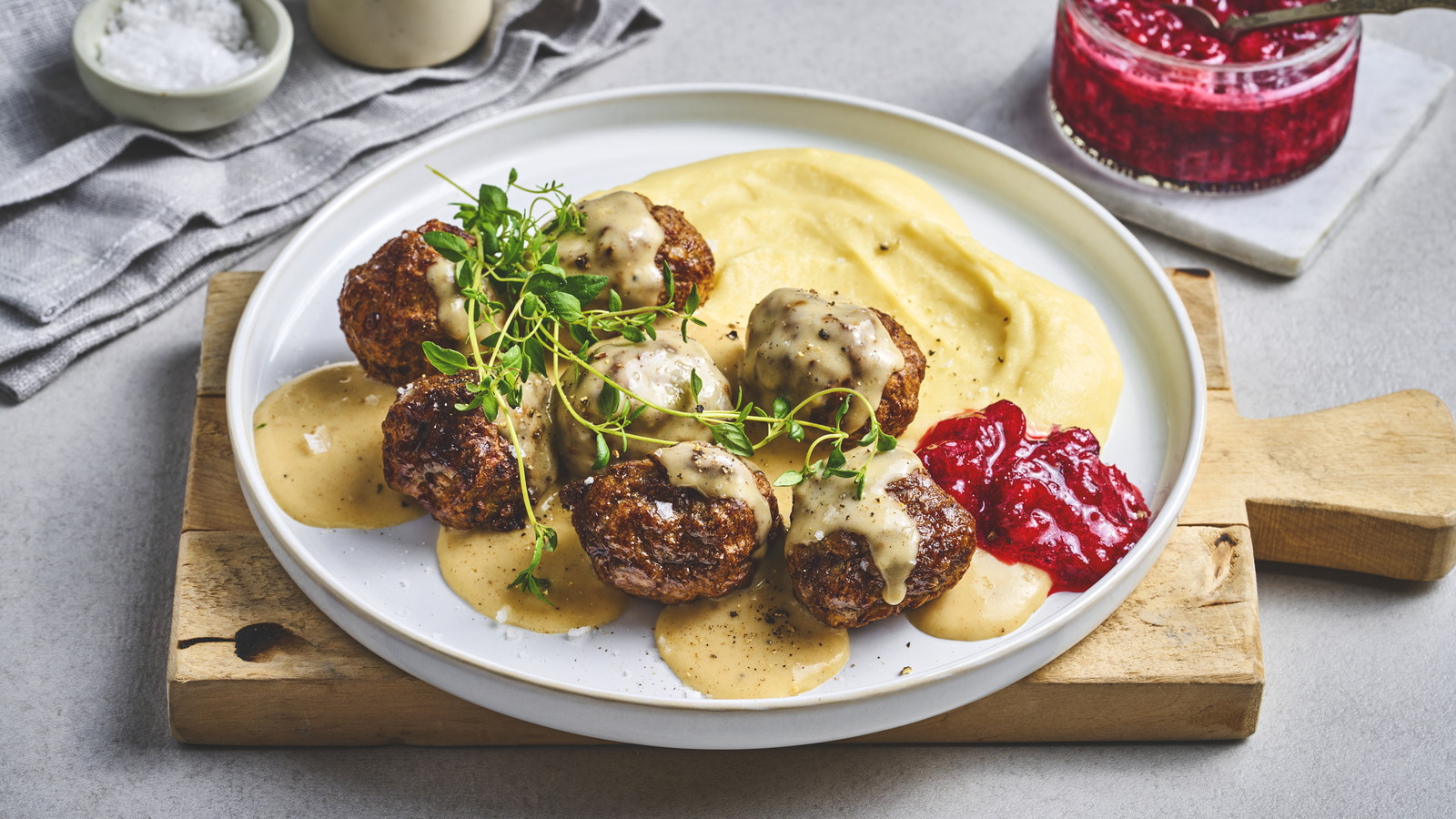 Klassiska köttbullar i härlig gräddsås