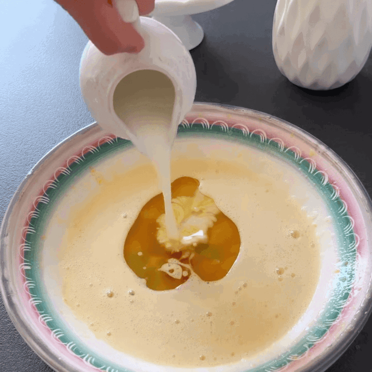 Image of Wymieszaj mąkę, proszek do pieczenia i cukier waniliowy, a następnie...