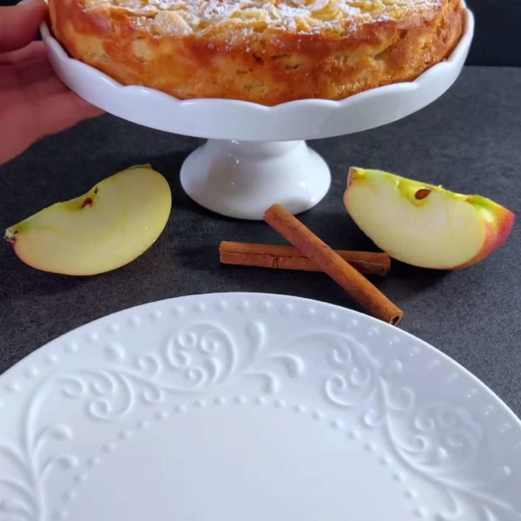 Image of Spolvera con zucchero a velo secondo il tuo gusto.