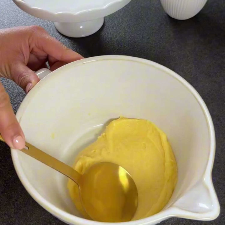 Image of Încălziți apa, untul și sarea până când untul se topește....