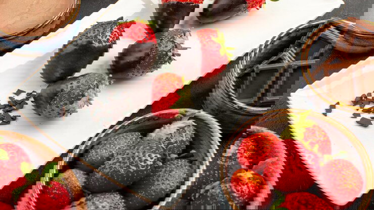 Crabby Bags Easy Chocolate Covered Strawberries